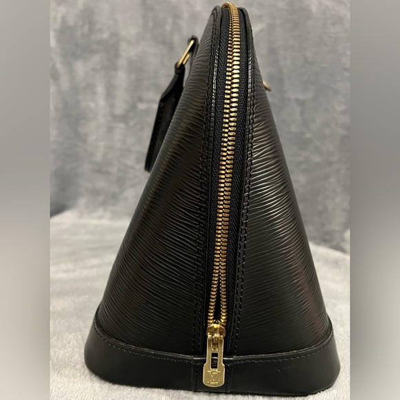 Louis Vuitton Alma Epi Black PM - Picture 7 of 11